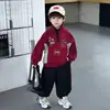 Conjunto Infantil para Meninos Outono 2026 Novo Estiloso Menino Primavera e Outono Fashionável Bebê Moletom Esportivo Conjunto de Duas Peças
