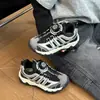 Outono 2026 Novos Sapatos Infantis Atacado Modernos Tendência Fivela Rotativa Malha Respirável Tênis para Crianças