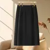 Falda midi de lunares de corte recto hecha a medida para mujer, nuevo estilo de otoño, con abertura trasera, casual, adelgazante, moderna y versátil