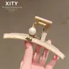 Estilo Lujo Ligero, Elegante Pinza de Tiburón Grande de Perlas, Versátil para Cabello Grueso, Pinza para el Cabello de Cobertura Completa, Accesorio Exquisito, Adorno para el Cabello