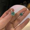 Pendientes de circonita retro de lujo ligeros y encantadores para mujer, estilo frío, elegantes, de alta calidad, con hebilla para la oreja, joyería para las orejas de celebridades de Internet.