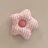 Nuevos Accesorios de Flor con Relleno de Algodón a Cuadros 3D de Colores Dulces Materiales para Accesorios de Cabello y Decoración de Zapatos al por Mayor