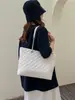 Bolso de Hombro de Gran Capacidad para Mujer, Estilo Nuevo Simple, Moda de Nicho de Gama Alta Acolchado con Cadena Bolso Tote para Viajes al Trabajo