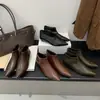 Bota Curta Bico Fino Botas da Moda Feminina 2026 Outono/Inverno Nova Salto Baixo Versátil Zíper Traseiro Salto Grosso Botas de Cano Curto