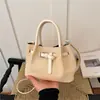 Bolso Pequeño de Textura de Moda para Mujer 2026 Nuevo Otoño Nicho Bolso Cruzado Sencillo Estilo Coreano Bolso de Cubo Plegado de Mano