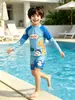 Suministro transfronterizo traje de baño de manga larga con estampado de animales de dibujos animados para niños, protección solar, secado rápido, traje de baño de playa de dos piezas para niños