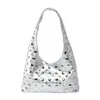 Bolsa tote com estampa de estrelas e rebites, estilo europeu e americano, moderna e única, adequada para o trabalho, bolsa casual versátil para mulheres