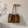 Nova Bolsa Tote Primavera 2026, Bolsa Grande Casual Retro Personalizada, Bolsa de Ombro Texturizada Simples da Moda para Mulheres
