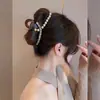 Pinza de Agarre para Mujer 2024 Nuevo Pinza de Tiburón de Gama Alta Tocado Lujo Ligero Pinza para el Pelo de Perla Parte Trasera de la Cabeza para Mujer