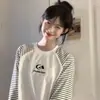 Camiseta Fashionável Versátil de Manga Longa com Blocos de Cor Contrastantes Estilo Casual Ins para Mulheres 2025 Novo Design Listrado Top Casual