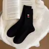 Calcetines lindos bordados de media pantorrilla para mujer, calcetines apilados de doble aguja y micro-presión para otoño e invierno, calcetines largos de algodón de estilo japonés con dibujos de animales de moda