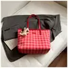 Bolsa de Lona a Cuadros Fresca de Verano de Gran Capacidad para Mujer 2025 Nuevo Estilo Estilo Occidental Estilo de Viaje Diario Bolso de Hombro Único