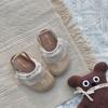 Sandálias Birkenstock para Meninas 2026 Estilo Novo de Primavera Sandálias Fechadas com Renda de Pérola para Meninas Pequenas Meias Pantufa Estilo Coreano para Crianças