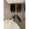 Zapatos de tacón de aguja estilo nicho, estilo francés, de cuero gris afelpado para mujer, zapatos cálidos de algodón Otoño e Invierno 2025, punta fina, zapatos para ir al trabajo