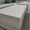 Placa de Silicato de Cálcio Perfurada Teto de Sala de Informática Escolar Isolamento Acústico Placa de Gesso Perfurada Placa Composta à Prova de Fogo Redução de Ruído Absorvente de Som