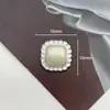 Nuevos Accesorios de Aleación con Cuentas de Concha de Encaje Cuadrados Simples de Perla Botón de Fragancia Pequeña Accesorios para el Cabello Material de Bricolaje