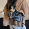 Bolso de hombro, bolso de mano estilo coreano y japonés 2026, bolso cruzado para el hombro simple y ligero de moda de otoño para mujer, versátil y lujoso