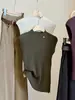 Top de punto sin mangas elegante de estilo coreano con cuello semi-alto texturizado para mujer, capa base ajustada para principios de otoño con pequeñas mangas acampanadas