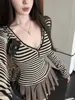 5309 # Nueva colección de otoño: Camiseta de manga larga a rayas con retazos y cuello en V moderna para mujer, con un diseño ajustado y copas de sujetador incorporadas