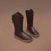 Botas Longas Femininas 2026 Outono/Inverno Novo Estilo Estilo Britânico Botas de Equitação Infantis Botas Altas com Solado Grosso para Meninas