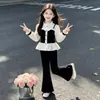 Elegante atuendo de otoño para niña: conjunto nuevo y elegante de dos piezas con una camisa de estilo dos piezas y pantalones acampanados para niños mayores
