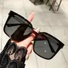 Óculos de Sol Modernos Transfronteiriços, Óculos de Sol de Alta Qualidade com Armação Grande Anti-UV, Óculos de Sol de Luxo Leve para Mulheres, Estilo de Rua, para Dirigir