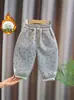 Pantalones jogger florales forrados de forro polar para niñas, pantalones largos cálidos de otoño e invierno para niñas pequeñas, pantalones de chándal versátiles y elegantes, envío directo disponible