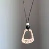 Estilo Old Money Estilo Chinês! Colar Pingente Marrom para Mulheres, Corrente de Clavícula de Luxo de Alto Padrão, Acessório Longo de Verão