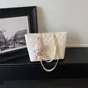Bolsa Tote Estilo Chanel Transfronteiriça para Mulheres 2026 Novo Modelo Acolchoada com Corrente Grande Capacidade Bolsa de Mão Fashion Versátil Bolsa de Ombro