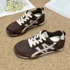 Zapatillas de entrenamiento alemanas retro de suela gruesa para aumentar la altura para mujer, nuevo modelo otoño 2026, zapatillas deportivas casuales versátiles de malla, zapatillas Forrest Gump