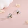 Bajo el árbol de baniano S925 plata japonesa viento coreano cuentas de diamantes pendientes de abeja pequeños pendientes de animales lindos una generación de cabello