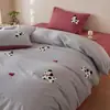 Conjunto de cuatro piezas de toalla bordada de algodón 100% cepillado, estilo lindo, funda de edredón 100% algodón puro, sábana, sábana ajustable, ropa de cama de lujo para el hogar