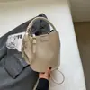 Bolsas Nicho Coreanas para Mulheres 2025 Nova Bolsa de Ombro Vermelha Versátil de Alta Qualidade Bolsa Transversal Feminina Bolsa de Mão Bolsa Balde