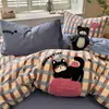 Conjunto fofo de desenho animado de algodão espessado escovado de quatro peças, capa de edredom de algodão puro bordada quente de inverno, lençol, roupa de cama