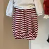 Conjunto de dos piezas nuevo para otoño 2026, estilo coreano, para niñas: sudadera de manga larga con rayas rojas y pantalón de chándal casual, a la moda para niñas pequeñas