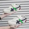 Zapatos Infantiles Forrest Gump 2026 Primavera y Verano Nuevo Estilo Zapatos de Malla Transpirables para Niños y Niñas, Zapatos Blancos de Suela Suave para Niños Mayores, Zapatos de Moda