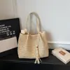 Bolso de Hombro Nuevo de Paja Lisa con Borlas, Bolso de Playa de Moda y Versátil, Bolso Tote Casual Simple de Gran Capacidad para Mujer