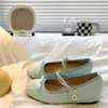 Sapatos de Salto Interno Baixo Estilo Francês Femininos 2026 Nova Moda Primavera Verão Retrô Estilo Ballet Sapatos Mary Jane Prata