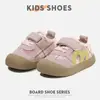 Tênis Infantil Antichute com Solado Macio e Velcro, Calçado Casual Versátil, Novos Tênis da Moda Primavera e Outono 2026 para Meninos e Meninas