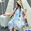 Conjunto de Vestido de Tirantes de Verano para Niñas 2026 Nuevo Estilo Conjunto de Dos Piezas con Camiseta Elegante de Manga Corta y Falda Tie-Dye