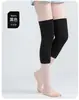 Rodillera Larga Ultra Delgada con Correa Cuatro Estaciones para Hombres y Mujeres Almohadilla para Pierna Sin Costuras Cubierta de Pintura Articulación Calcetines de Aire Acondicionado Cálidos y a Prueba de Frío