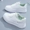 Zapatos casuales para mujer con diseño de grulla de almohada blanca para estudiantes, liquidación 2026, modelos de primavera y otoño, que aumentan la altura, de suela gruesa, transpirables, versátiles, para deportes y ocio en el campus