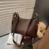Bolso de Piel Sintética PU de Gama Alta con Colgante de Conejo para Mujer, Nuevo Estilo 2026, Bolso de Hombro Único y Cruzado de Lujo Ligero, Bolso de Negocios Versátil