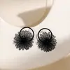 Aretes de Flor Calada con Spray Mate de Color Caramelo para Mujer, Uso Diario, Vacaciones, Fiesta, Estilo de Nicho, Aretes Exagerados