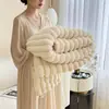 Manta Rayada para Sofá de Imitación Piel de Conejo, Manta para Aire Acondicionado de Oficina, Manta Pequeña Rayada de Franela, Coral Fleece Estilo Lujo Ligero