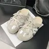 Estilo Casual para Uso ao Ar Livre Nova Versão Coreana Chinelos Versáteis 2026 Chinelos Fechados com Cadarço e Solado Grosso Chinelos Fofos de Primavera que Aumentam a Altura