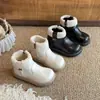 Botas de cuero para niña cálidas con forro de felpa botines cortos 2026 invierno nuevas botas de algodón cálidas para niños mayores botas Martin de princesa
