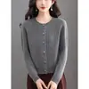 Nuevo y elegante cárdigan de punto cálido estilo coreano para otoño de 2026 para madres, chaqueta suéter corta de color liso para mujer