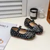 Zapatos de Princesa para Niñas, Nuevos Zapatos de Cuero Suave Antideslizantes para Niños de Primavera y Otoño, Zapatos Planos de Rendimiento para Edades 3-6, Zapatos Mary Jane Plateados