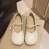 Zapatos Pequeños de Cuero Estilo Británico Elegantes para Mujer 2025 Otoño Nuevo Estilo Versátiles con Falda Estilo Hada Zapatos Mary Jane